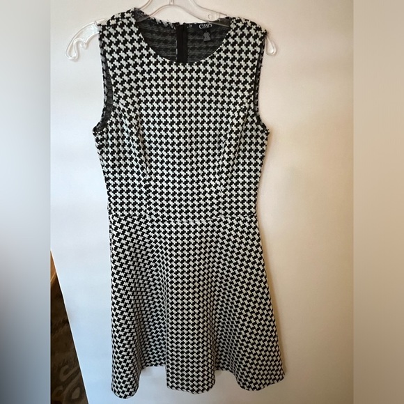 CHAPS BLACK AND WHITE DESIGNS DRESS . REALLY CUTE DRESS. - Picture 1 of 4